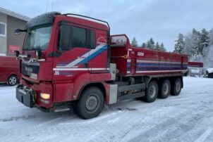 MAN TGS 35.540 8X4 tienhoitoauto sivuauralla+kärry