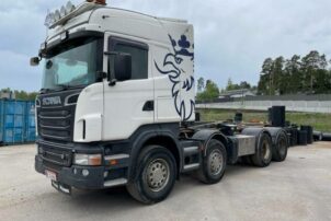 Scania R500 8x4 koukkuauto