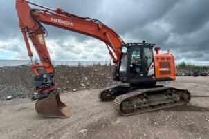 Hitachi ZX 225 USRL-5 metsämalli