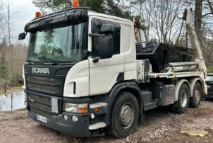 Scania P400 LB nostovarsivaihtolavalla