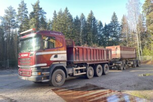 Scania R580 8x4-4700 trippeli Kasettiato