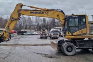 Komatsu PW180-11