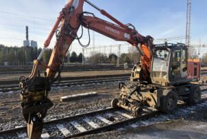 Hitachi ZX 170W-3 ratavarustuksella