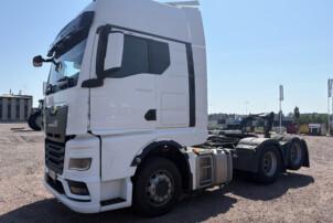 MAN TGX 28.520 6X2 vetopöytäauto
