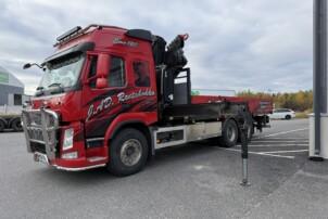 Volvo FM 450 6X2 + Effer 2556S nosturi