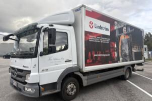 Mercedes-Benz Atego 818 perälaudalla