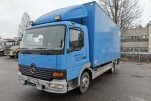 Mercedes-Benz Atego 818