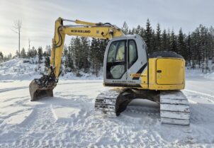 New Holland E135BSR -2